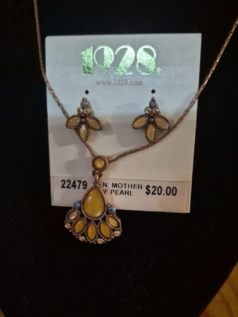 1928 Gold-Tone Necklace and Matching Yellow Cabochon Earrings - Picture 4 of 5